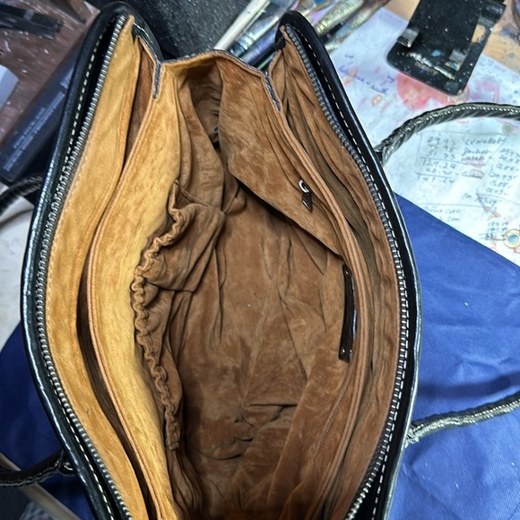 Patricia Nash shoulder bag. Paisley print. In great condition. Beautiful leather - Picture 3 of 8